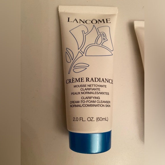 Lancôme Crème Radiance Cream-to-Foam Facial Cleanser - Picture 3 of 3